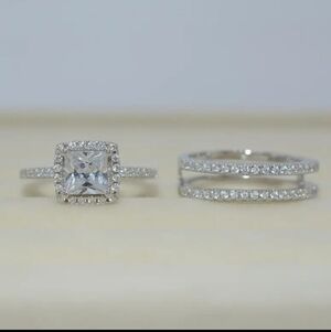 New 2 pc Wedding Set size 7 silver color